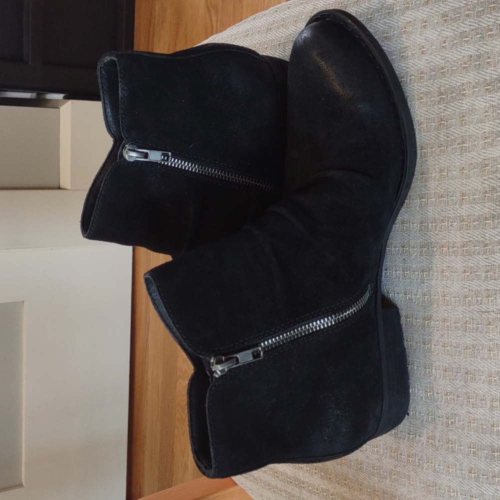 BORN Zip Up Booties